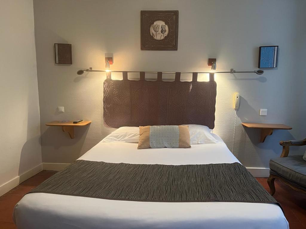 Le Grand Monarque Donzy Otel Dış mekan fotoğraf