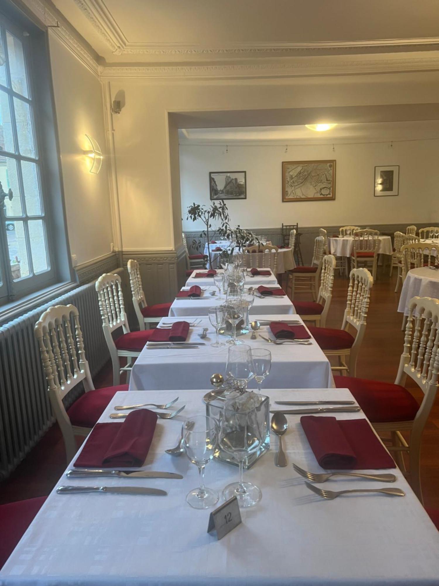 Le Grand Monarque Donzy Otel Dış mekan fotoğraf